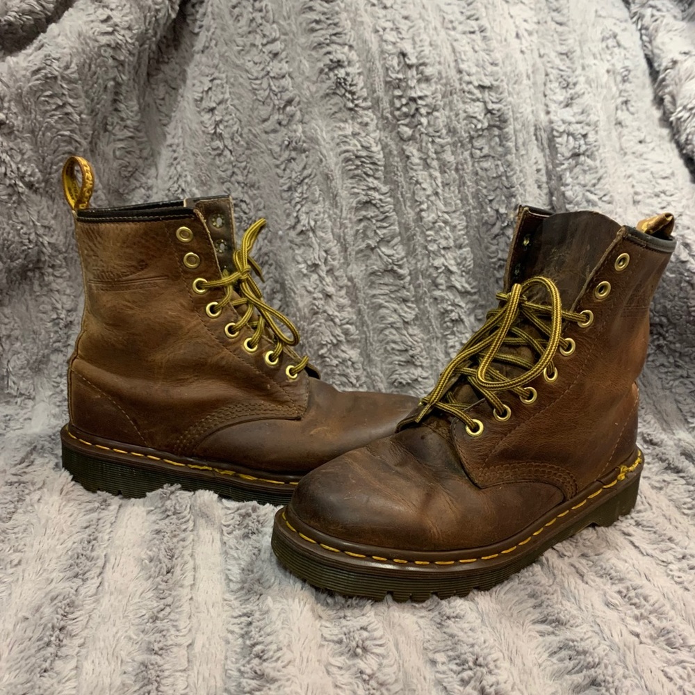 Unisex gently worn Dr Martens
